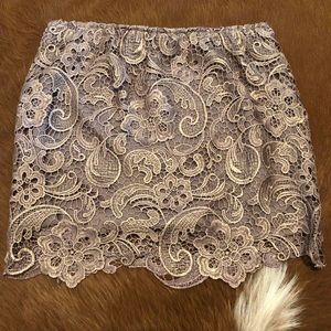 Lace detail mini skirt